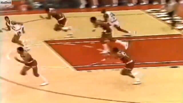 Hakeem Olajuwon Blocking Michael Jordan For 6 Minutes Vol 1 Videoclip Bg