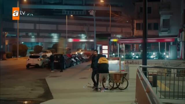 Melisa'nın, Kadir'e yazdığı şiiri Ömer okuyup kendi üstüne alınırsa!🤭- Kardeşlerim Arşiv Sahneler🎬