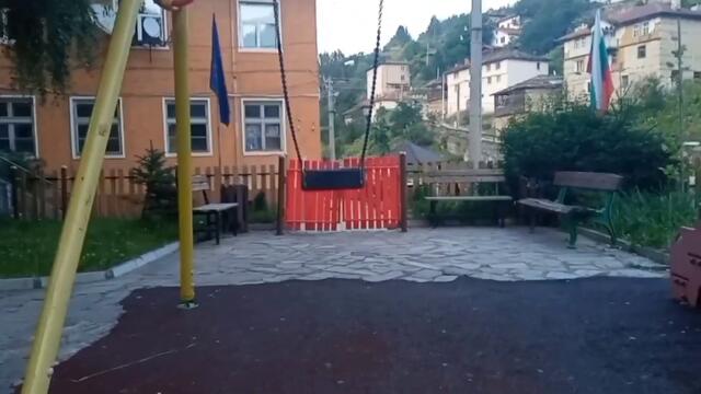 Приключенията на Кики и Петя епизод 1 - ДЕТЕ КОН - СТРАСТНИ КЮЧЕЦИ