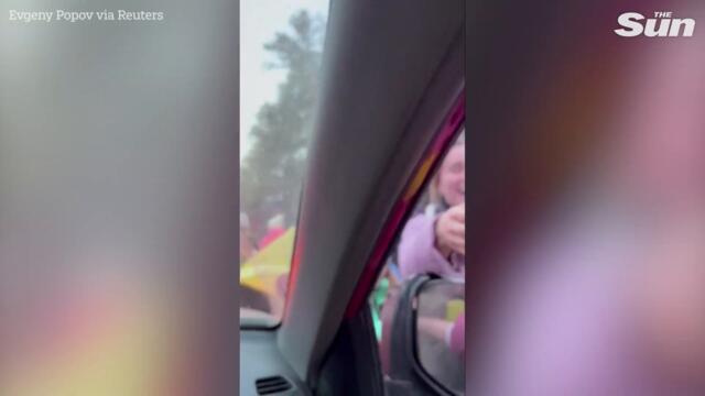 Crowds line the streets as Ukrainian forces arrive in recaptured Kherson