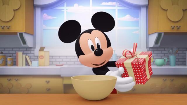 Mickey Bakes a Birthday Cake 🎂 | Tutorial | Me & Mickey | Vlog 26 | @Disney Junior