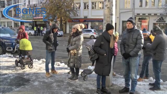 Близки на убитата Евгения искат доживотен затвор за съпруга й и неговия баща