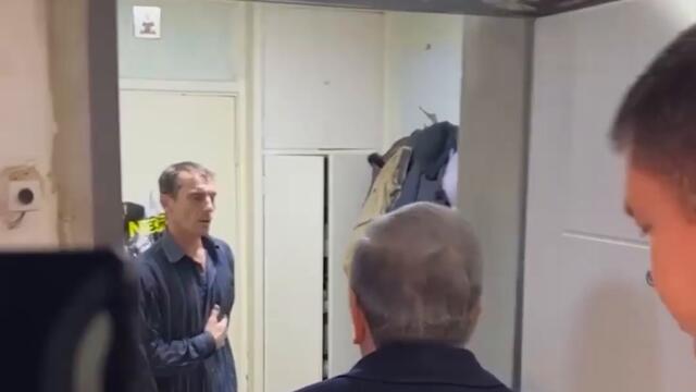 Президент Узбекистана зашёл в гости к жителю Ташкента