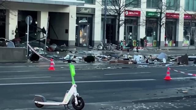 1,500 Exotic Fish Die When Giant Aquarium Bursts in Hotel