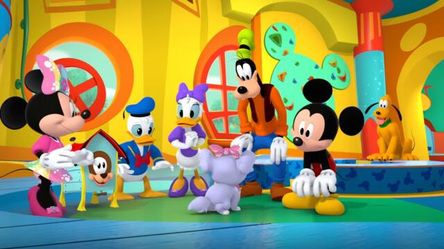 Minnie's New Puppy 🐶 |  Mickey Mouse Funhouse | @disneyjunior