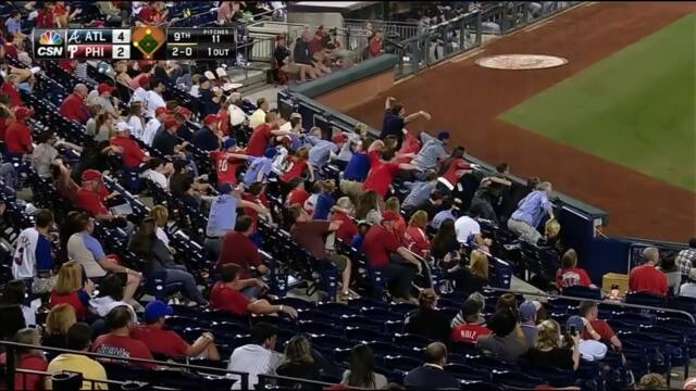 Phillies fans mimic Kimbrel's mannerisms