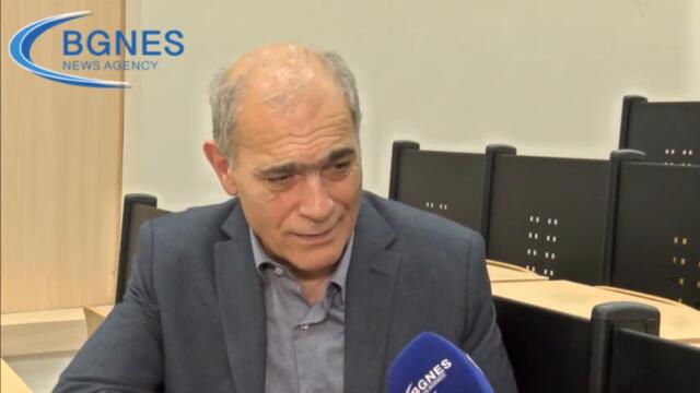 Доц. Симеон Василев: Сериозна бариера срещу фалшивите новини са умните читатели, слушатели и зрители