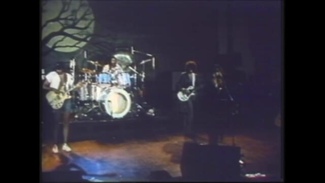 Fleetwood Mac - Rhiannon (Official Music VIdeo)