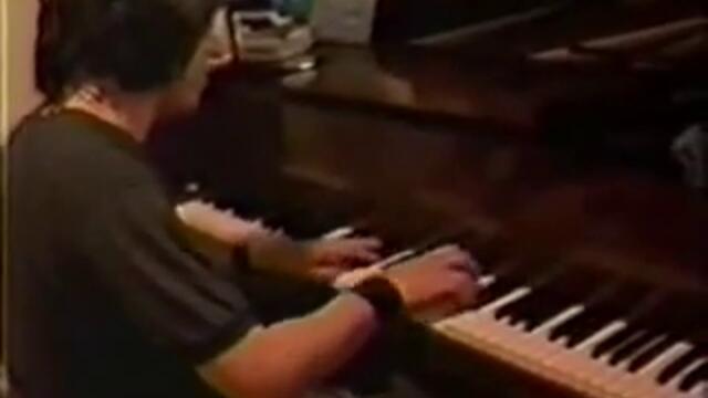 Elliott Smith playing Rachmaninoff
