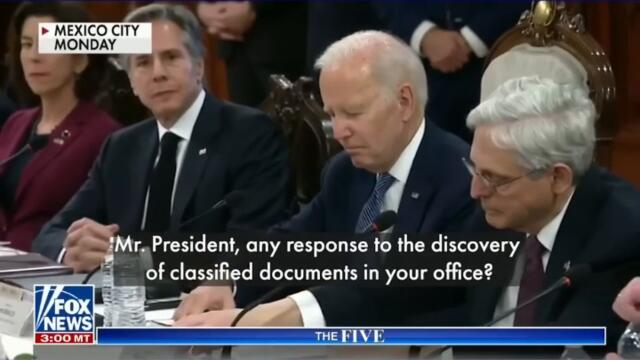 Biden silent when asked about classified documents scandal #shorts #shortsvideo #shortsfeed