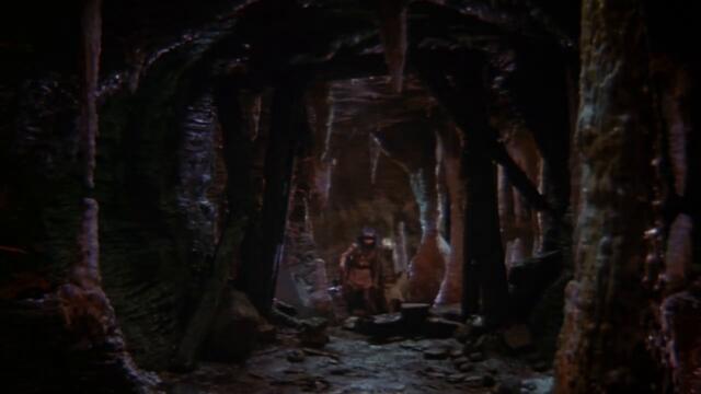 THE DARK CRYSTAL [1982] - Official Trailer (HD)