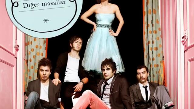 Model - Değmesin Ellerimiz (Audio)