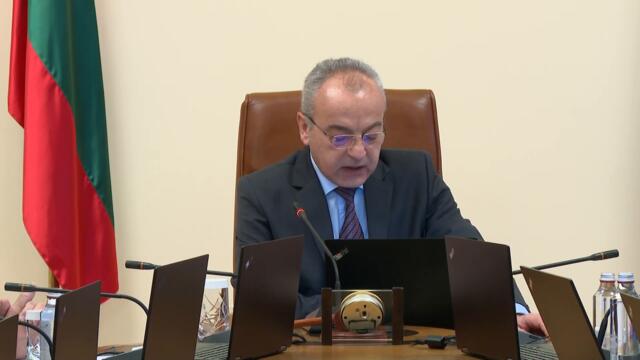 Донев: Осигуряваме допълнителни 73 млн лв в подкрепа на услугата обществен транспорт в цялата страна