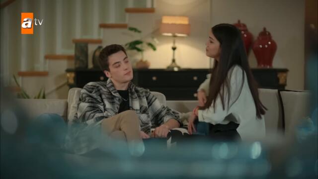 Sarp, Yasmin'e gerçekleri anlatıyor... - Kardeşlerim 77. Bölüm