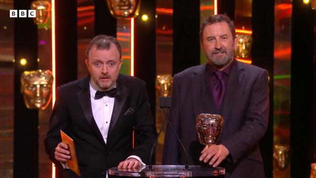 Lee Mack and Chris McCausland make the funniest presenting duo 😂 | The BAFTAS 2022 - BBC