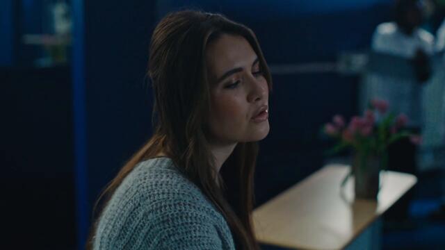 Mimi Webb - Roles Reversed (Official Music Video)