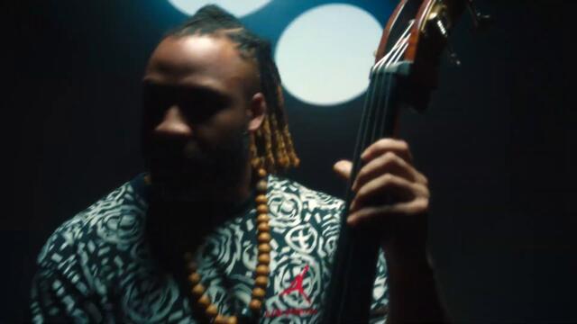 Total Refreshment Centre - Neue Grafik - "Black Ft. Brother Portrait" (Official Video)