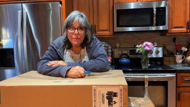 VANGOA PINK CONCERT BANJOLELE/ UNBOXING ans 4 Musical Demonstrations~ Really cool looking & playing!