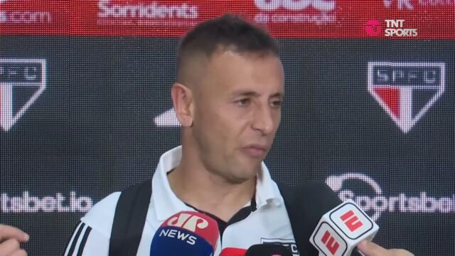 RAFINHA DÁ FORTE DECLARAÇÃO SOBRE BRIGA DO SÃO PAULO NO BRASILEIRÃO! | TNT Sports Entrevistas