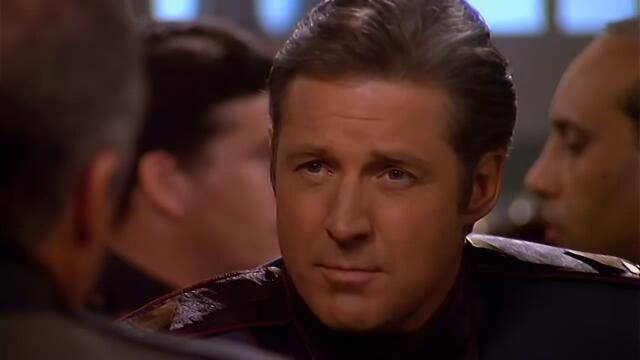 Babylon 5 - S03E08 - Messages from Earth 1/2