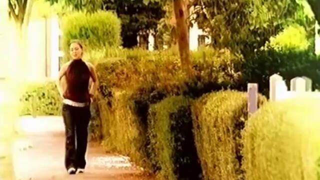 Emilíana Torrini - Unemployed in Summertime - Music Video