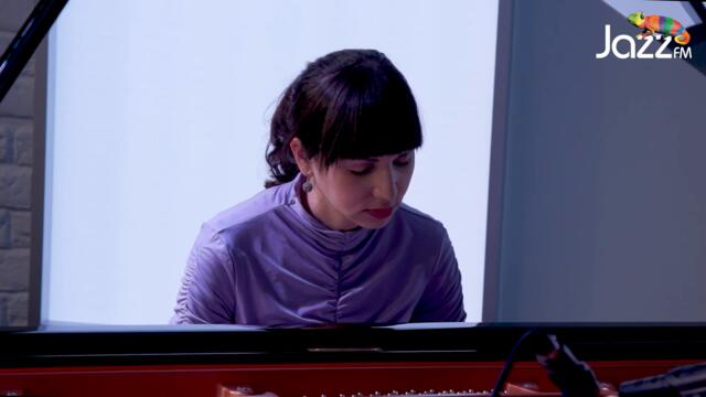 Hila Kulik - When Light Glows Through Your Window