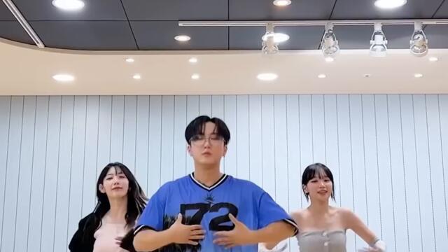 🐷Boom boom boom🐰 with #StrayKids #스트레이키즈 #창빈#LE_SSERAFIM#르세라핌#KIMCHAEWON#SAKURA#이브_프시케_그리고_푸른수염의아내