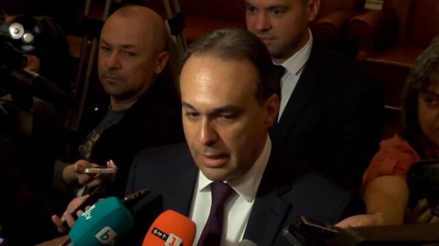 Извършено ли е престъпление с мистериозния самолет, кацнал у нас?