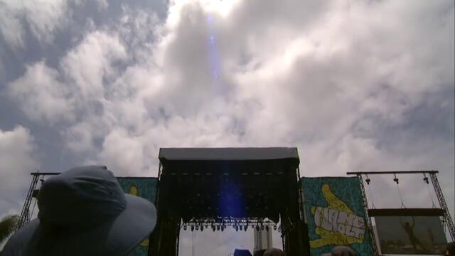 Sylvan Esso - Hey Mami (Live at Hangout Fest 2015)