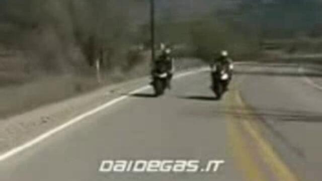 Honda Cbr 1000rr & Kawasaki Zx 10r - Vbox7[via torchbrowser.com]