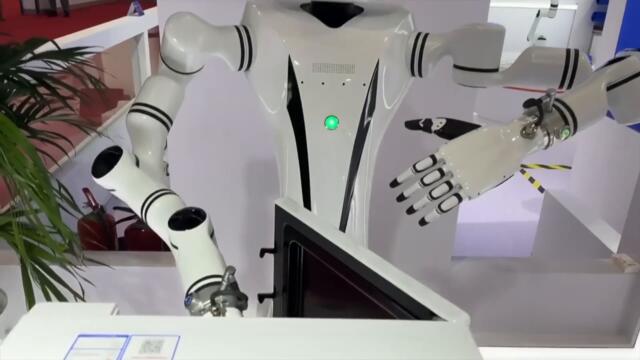 Терминаторите идват скоро! Китай: Представяне на роботи които ще се внедрят сред хората...