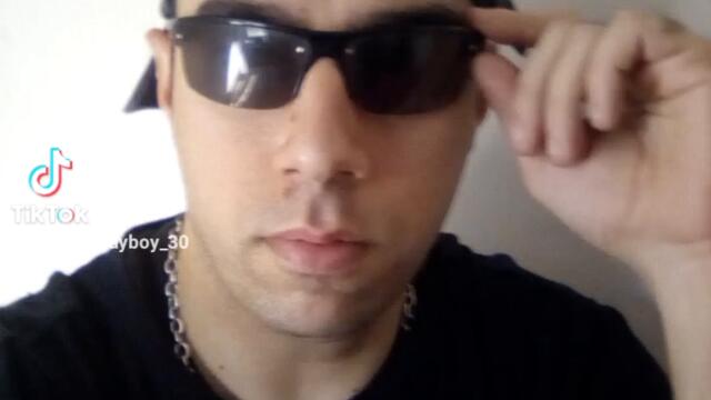 2023-11-16-125528396