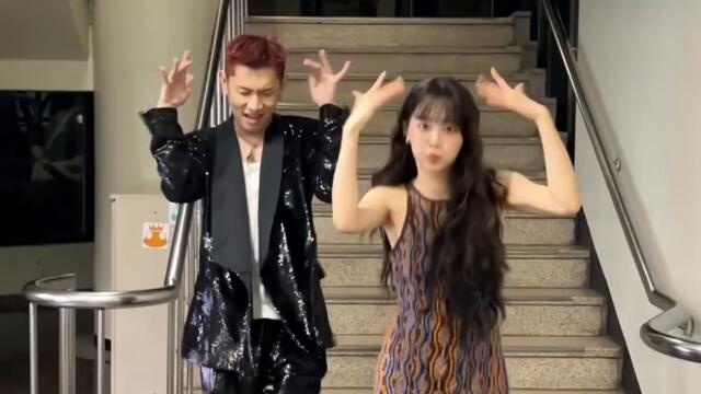 #흠칫 #Hmm_cheat with 츄님🥰#Crush #크러쉬 #CHUU #츄 #PNATION #피네이션