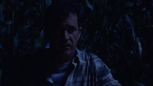 Следите Signs   (2002)  Бг Аудио Част 2