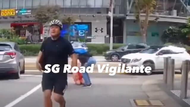 21apr2024  orchard road camcar turning right into centrepoint get tbone by cyclist