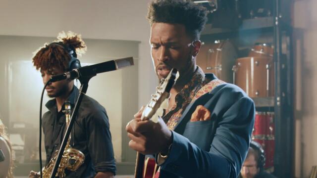 Watch Phillip-Michael Scales "Light Up The Sky" Live In Studio!