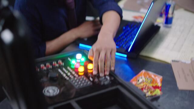 Човек отвътре Най-издирваната Inside Man Most Wanted   (2019) Бг Аудио Част 2