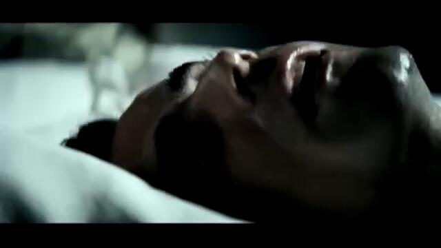 Muse - Hysteria [Official Music Video]