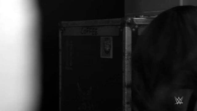 Kayla Braxton bids farewell to WWE Superstars at SmackDown