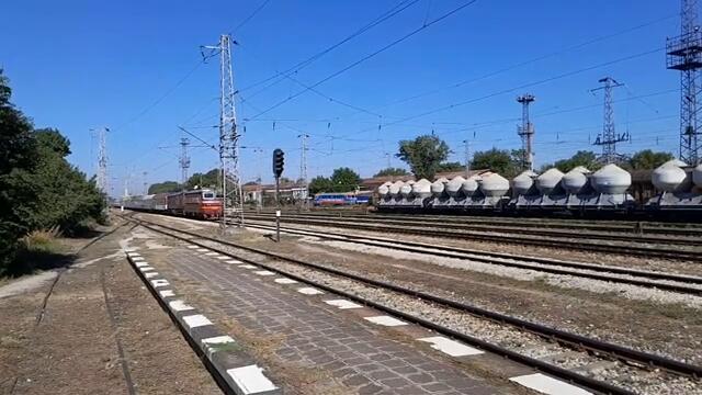 [Извънредно] ТСВ 40392 (Горна Оряховица - Силистра) с локомотиви 44 204 и 07 124