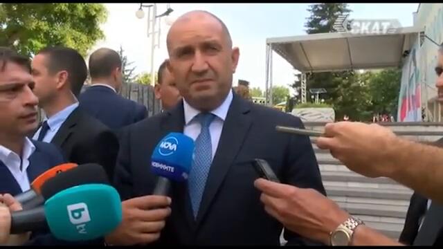 Радев говори лоши неща, може би за Пеевски