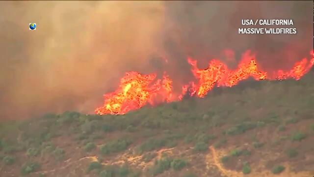 A state of emergency has been declared in Los Angeles: The city is surrounded by 3 fires