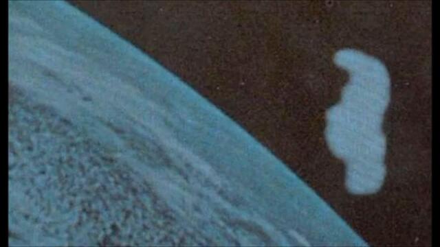 UFOs photographed by Apollo Missions