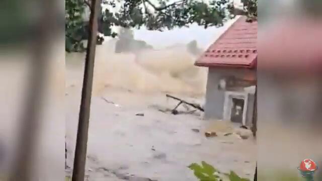 Horror! Dams have collapsed and are washing away cities in Poland!