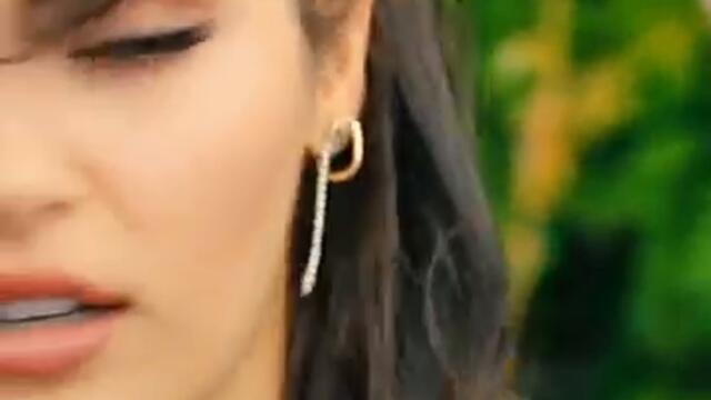 Девочки, а вас когда-нибудь спасали?☺️😍 #handeerçel #хандеэрчел #sencalkapimi #постучисьвмоюдверь