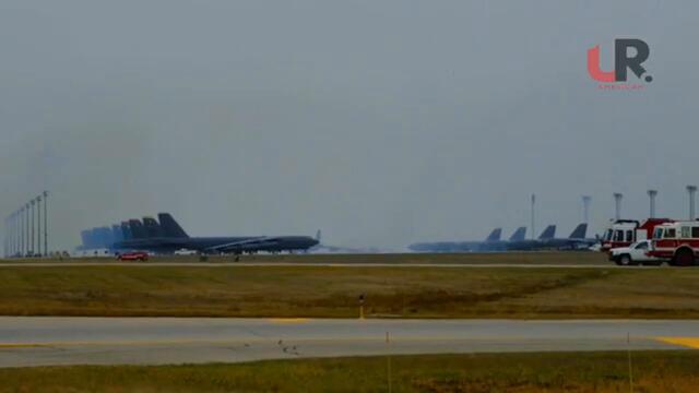 Emergency state! US Air Force B-52 bomber takes off at full speed