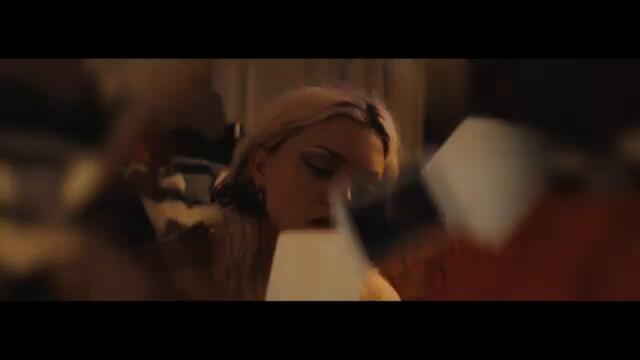 Hey Violet - don’t know myself - demo (Official Short-Form Music Video)