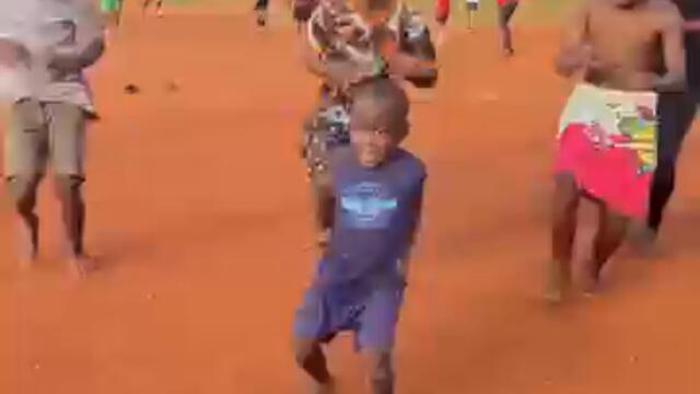 DANCING MOODS🥇🌎🔥 #music #love #song #lyrics #lovesong #jerusalema #vevo #audio #masterkg