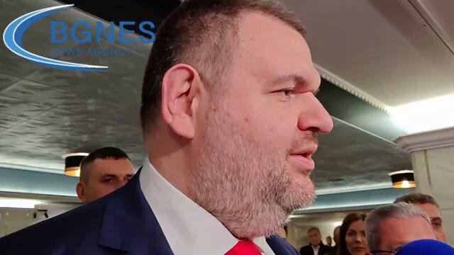 Пеевски: Чакъров и всички самоотлъчили се са изключени от ДПС, аз съм единственият лидер