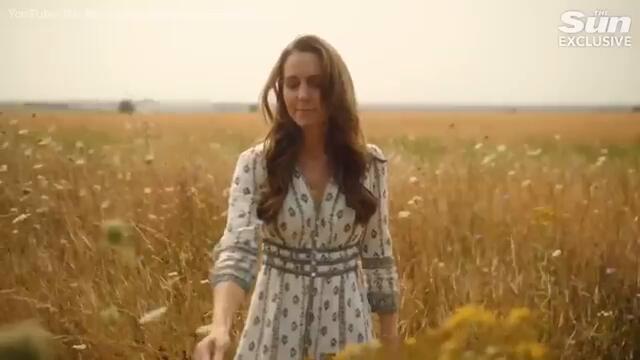 Will Kate play the piano at her carol concert I wouldn't put it past her as she ends year on a high?